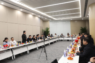 ��˾��֯��չӭ�´��軰��